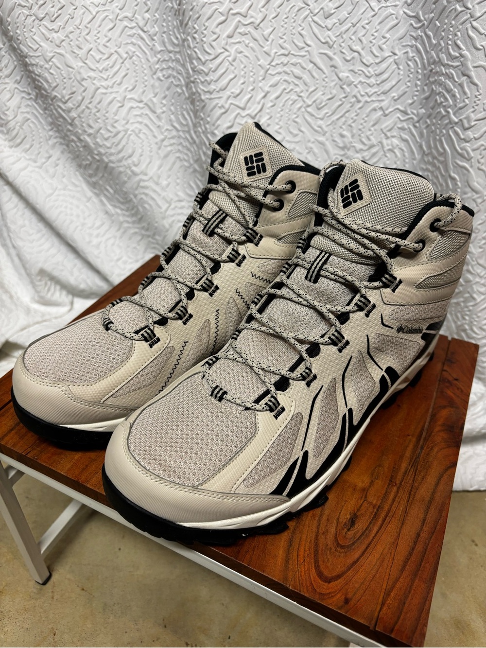 Columbia Grove Heights FS Mid OutDry Hiking Boots Beige Men’s 13